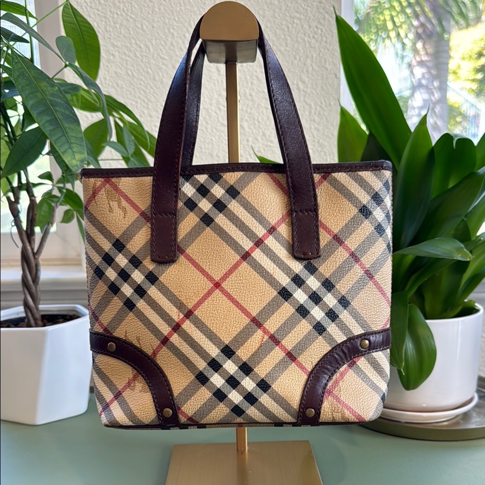 Burberry Cream and Brown Tote Bag with Classic Design - Picture 6 of 13